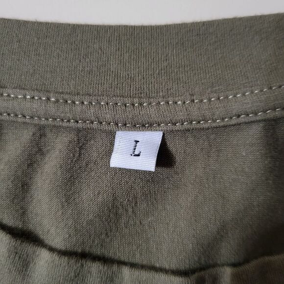 Women's Army Green American Flag Graphic Crewneck Short Sleeve Tee - Picture 5 of 12